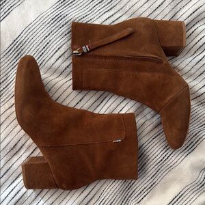 Toms RARE Brown Heeled Boots Suede Ankle-Height Women’s 8 1/2